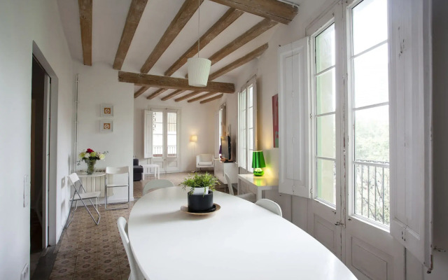 Las Ramblas Pasaje Bacardi Apartments