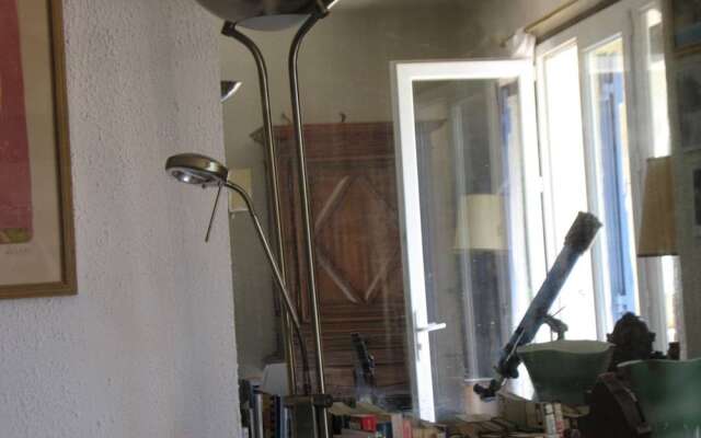 House With 3 Bedrooms in Peyrolles-en-provence, With Wonderful Mountai