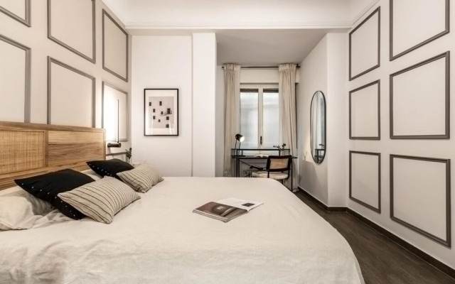 Real - 3 Bedroom and Terrace in Almagro