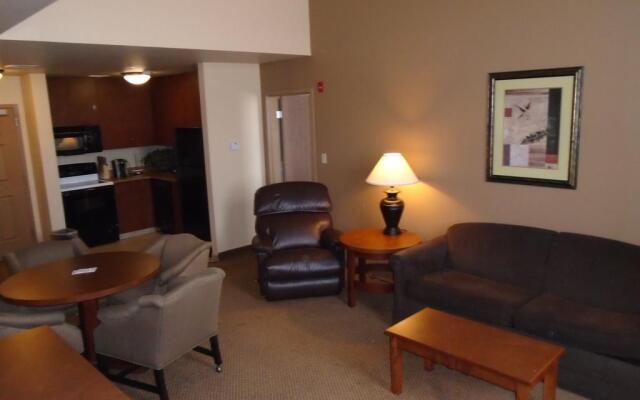 Casper C'mon Inn Hotel & Suites