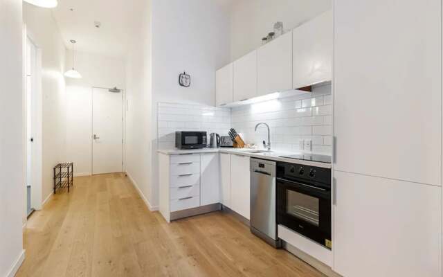 Stylish City Pad Near Sky Tower!