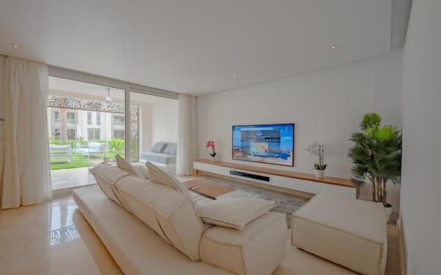 Seaview 3 BR with Beach & Pool access BBQ in Mangroovy