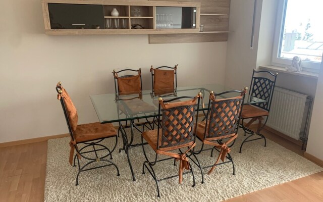 Apartment Schmuck