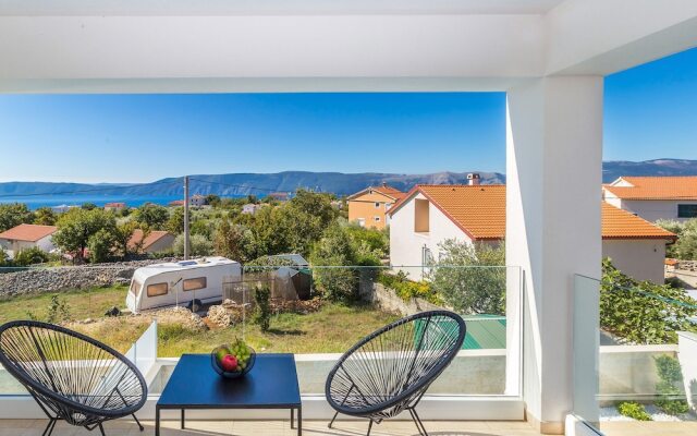 Scenic Villa in Linardi?i With Private Swimming Pool