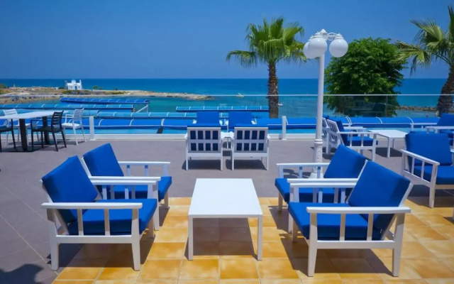Myroandrou Beach Apartments