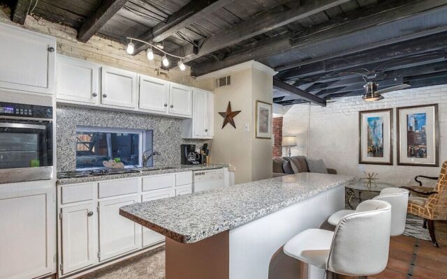 Southern Belle Carriage House