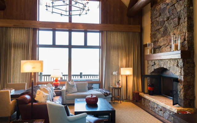 Horizon Pass Lodge