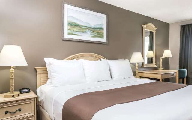 Super 8 by Wyndham Madison