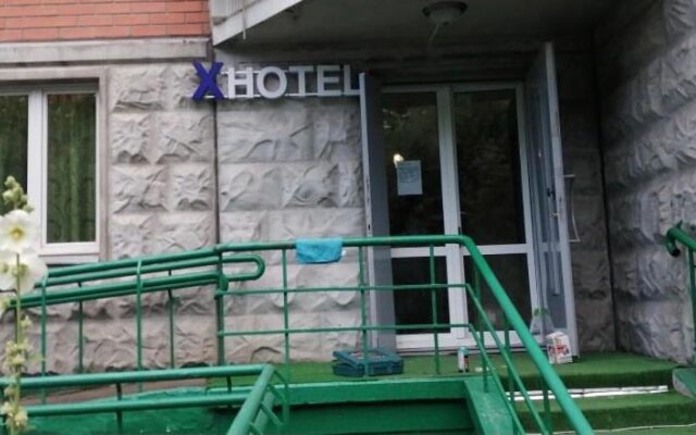 X-Hotel
