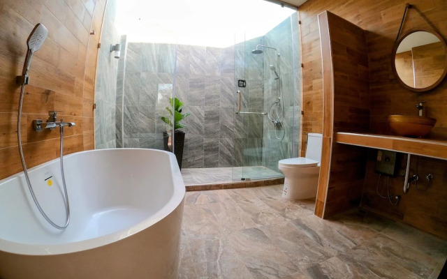 Isan Golf & Adventure Hotel