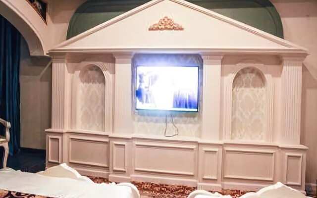 Window of World Theme Hotel