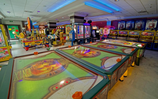 Holiday World VILLAGE Hotel