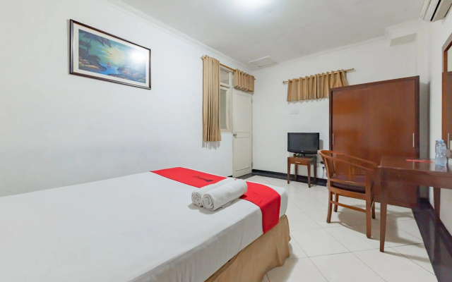 RedDoorz @ Buah Batu – Guest Rooms – Bandung