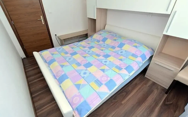 Apartment 640