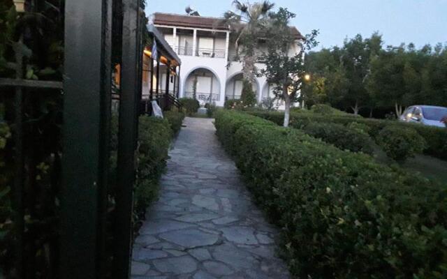 ARTEMIS Studios & Apartments Sidari