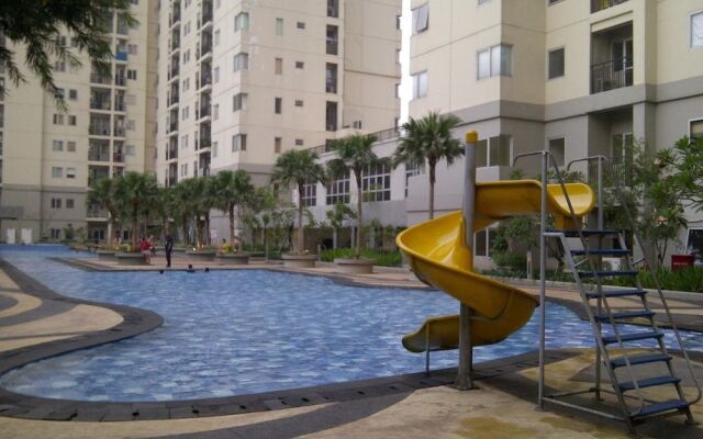 Simple Furnished Studio Apartment at Maple Park
