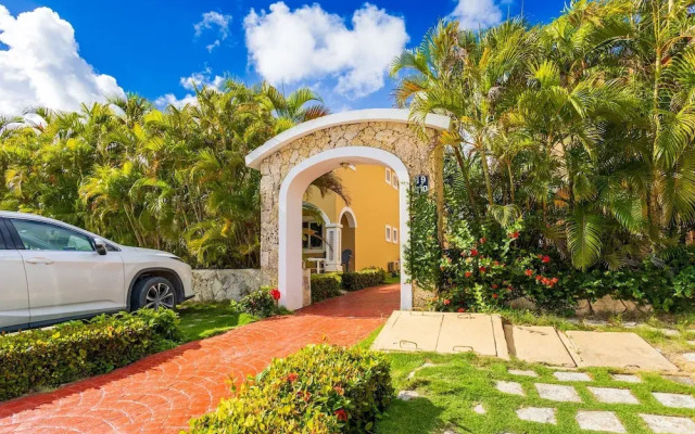 Oasis Cocotal Family 4BR Apartment in Punta Cana