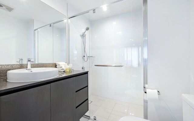 Private 2 Bedroom Ocean View Apartment in Rhapsody