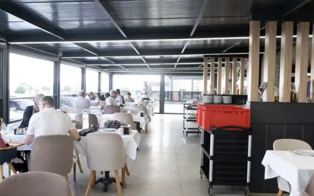 Ren Business Hotel