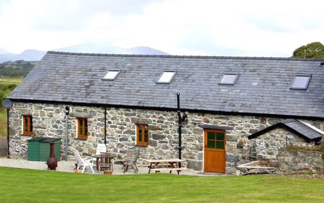 Glasfryn Barn