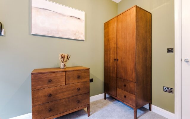 Hilltop Serviced Apartments - Stockport