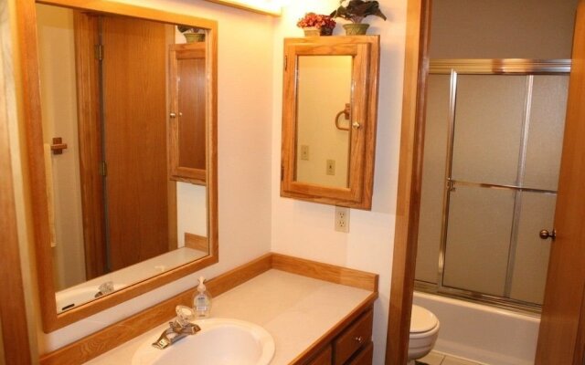 Fairway Village Condominiums