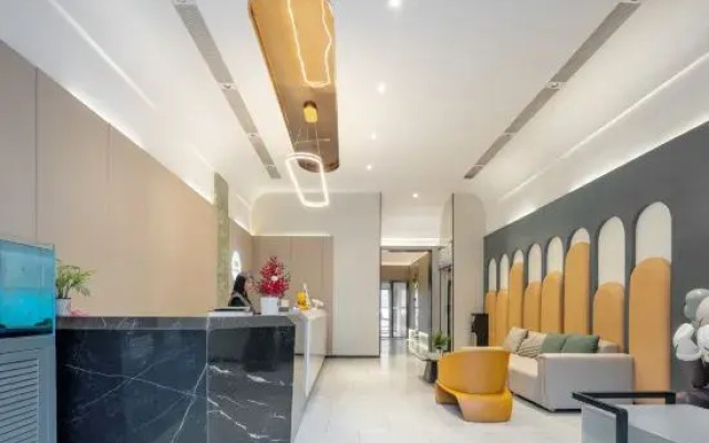 Aidu Chuangxiang Hotel (Yudong High-speed Railway Station)