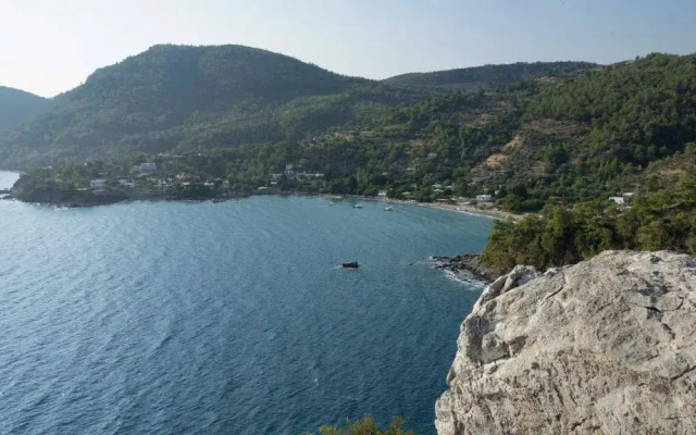 Yakamoz Pansiyon Mazı