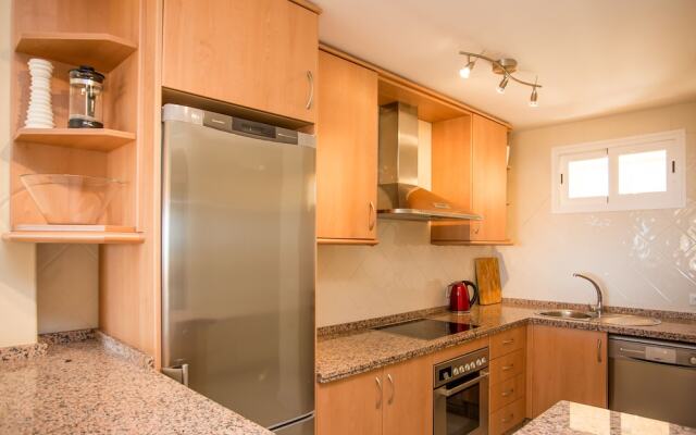 Santa Maria 2 Bed Apartment with Sea Views