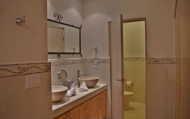 Unit 4A Ground Floor 2 Bdrm.2 Bath Luxury Condo Centrally Located in Cabo