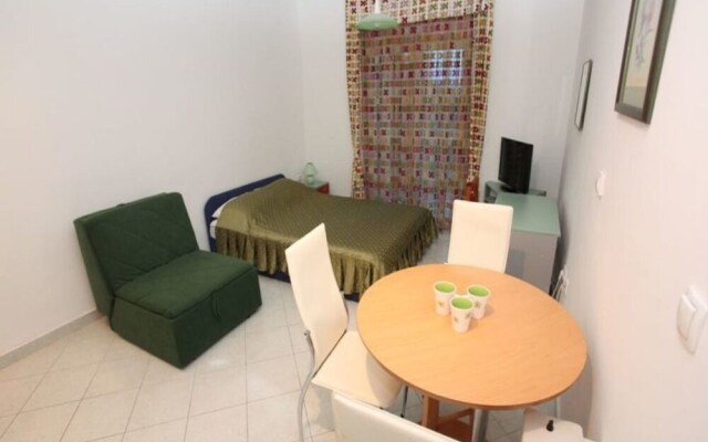 Viola - With Pool - SA4