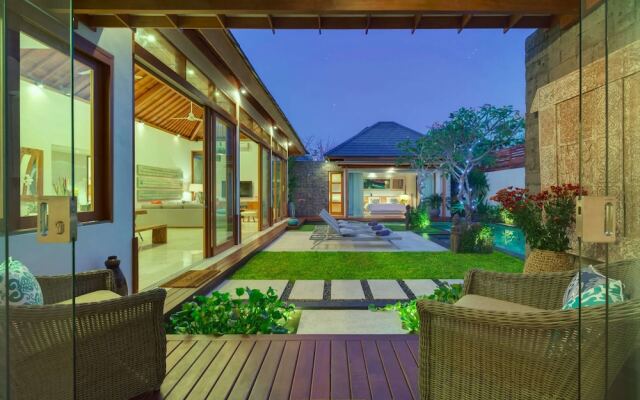 Luxury 4 Bedroom Villa With Private Pool, Bali Villa 2043