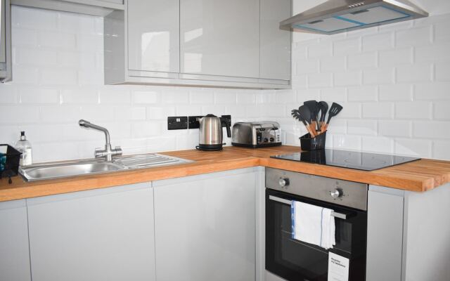 New 2 Bedroom Maisonette Next To Hove Station