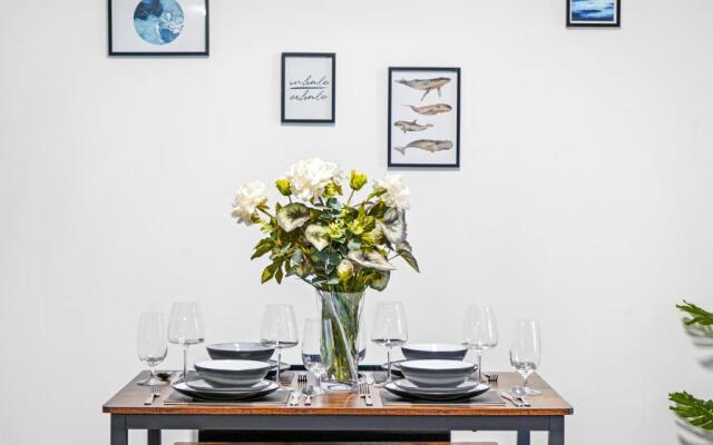 Sunshine Serviced Apartments by Happy Sunshine Stay
