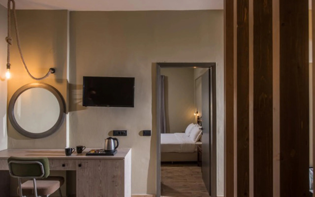 Petousis Hotel & Suites