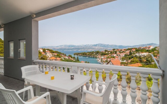 Awesome Apartment in Supetar-splitska With 1 Bedrooms and Wifi