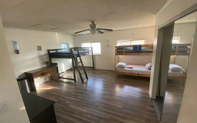 WHOLE Family - Rosemont - Hostel