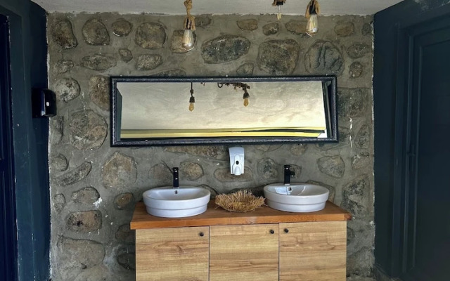 Celazeni̇ Bungalov
