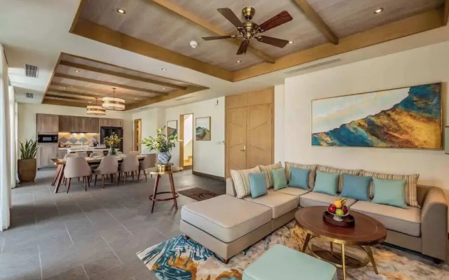 Luxe 3BR Villa: Pool, Breakfast & Housekeeping