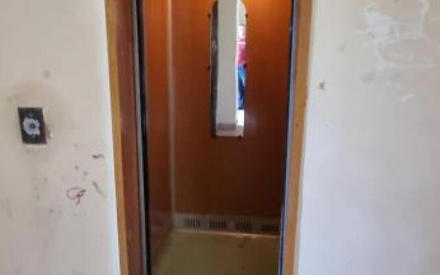 Kvartira na Lakoba 2