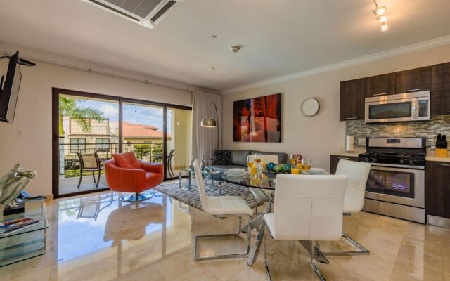 Luxury 1BR Condo Great Location Amenities
