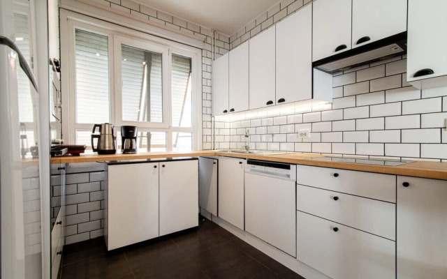 Modern Flat With Central Location in Kadikoy