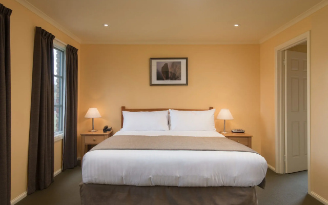 Country Club Villas
