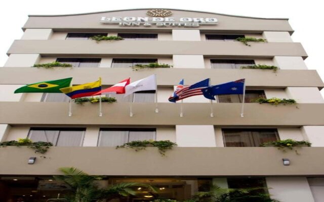 Leon De Oro Inn & Suites