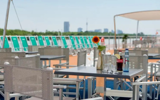 Regis Hotelschiff 4* Düsseldorf