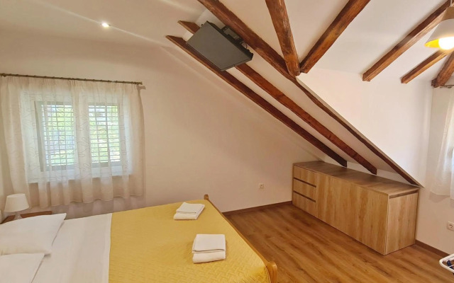 Attic Split apartment near city centre