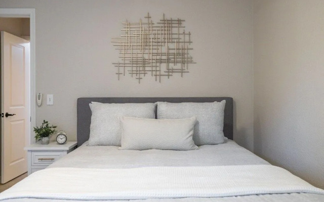 Scottsdale Friess 4 Bedroom Home by RedAwning