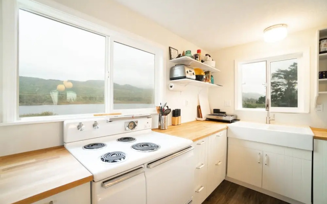 The Lakeside Caboose 3 Bedroom Home