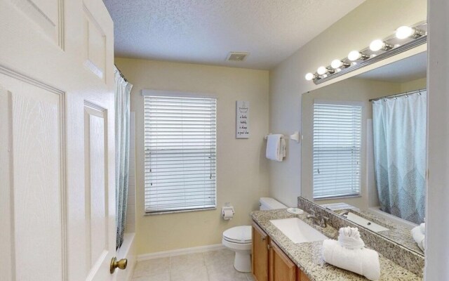 5 Bedroom Beautiful Pool Home! 5 Home by Redawning