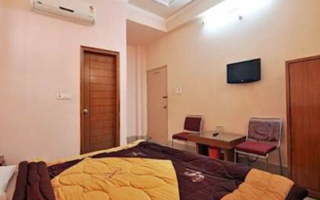 Hotel Gomti Residency